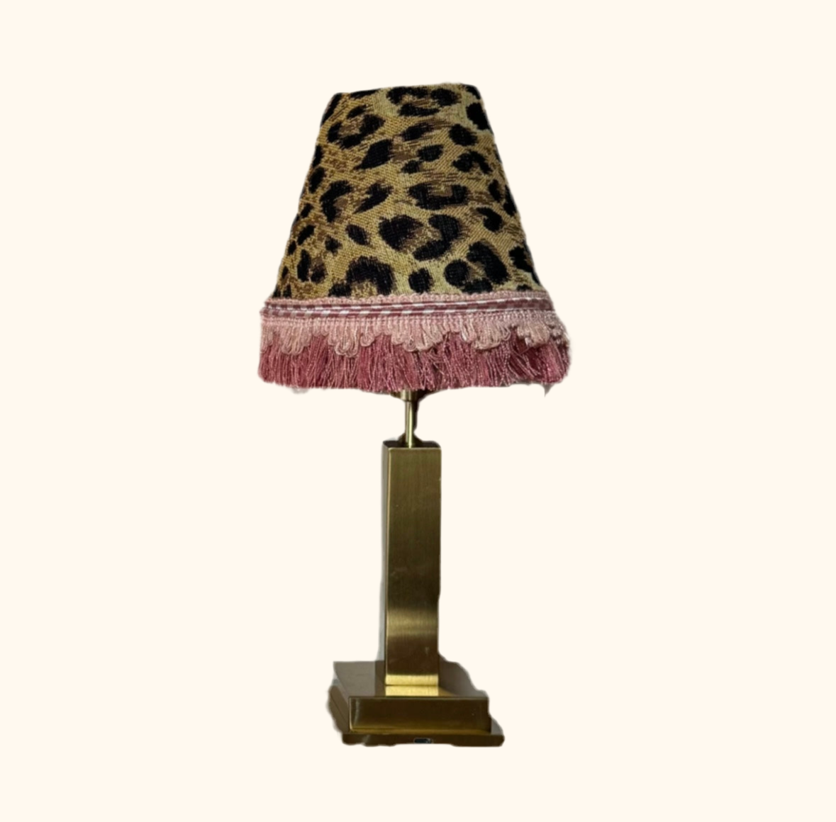 Philia tablelamp with leopard fringe lampshade