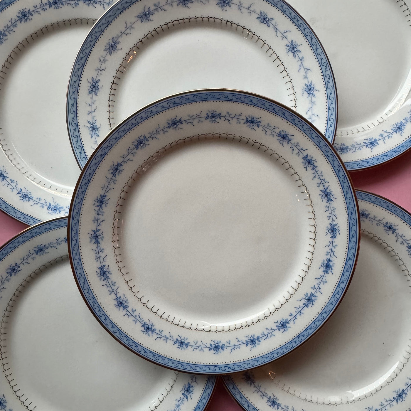 Set of 6 vintage plates